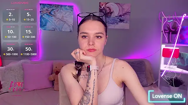 Snapshot of EmelyMason chatting on May 11, 2026, 4:51 am EmelyMason online show from May 11, 2026, 4:51 am