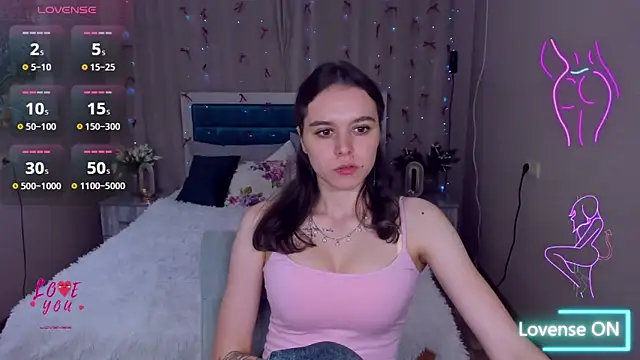 Snapshot of EmelyMason chatting on June 4, 2026, 5:57 am EmelyMason online show from June 4, 2026, 5:57 am