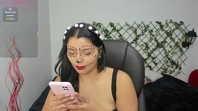 Snapshot of issa__nassar chatting on October 31, 2025, 1:45 pm issa nassar online show from October 31, 2025, 1:45 pm