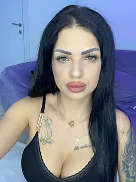 Snapshot of IrisRossie chatting on January 14, 2026, 6:08 am IrisRossie online show from January 14, 2026, 6:08 am