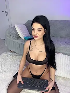 Snapshot of IrisRossie chatting on February 5, 2026, 6:18 am IrisRossie online show from February 5, 2026, 6:18 am