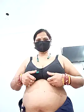 Snapshot of Neha-Bhabhi-Rasily chatting on March 15, 2025, 5:48 pm Neha-Bhabhi-Rasily online show from March 15, 2025, 5:48 pm