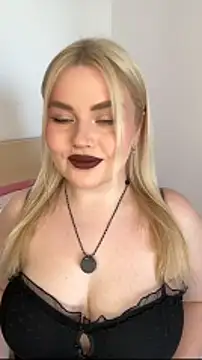 Snapshot of April_Vancee chatting on April 17, 2026, 11:13 am April Vancee online show from April 17, 2026, 11:13 am