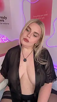 Snapshot of April_Vancee chatting on May 8, 2026, 4:12 pm April Vancee online show from May 8, 2026, 4:12 pm