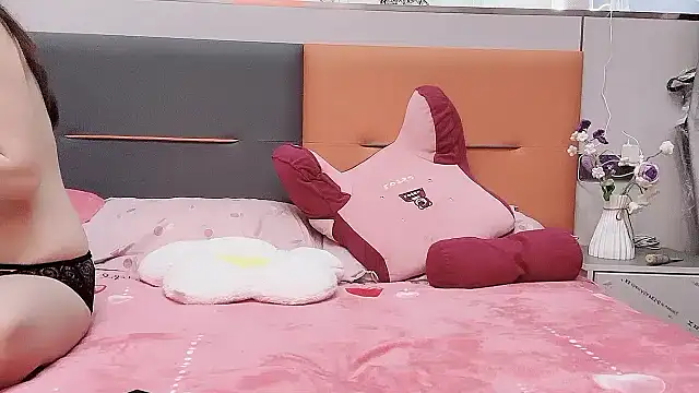 guoguo7777777 online show from March 9, 2025, 8:51 am