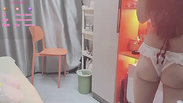 guoguo7777777 online show from October 15, 2025, 1:55 pm