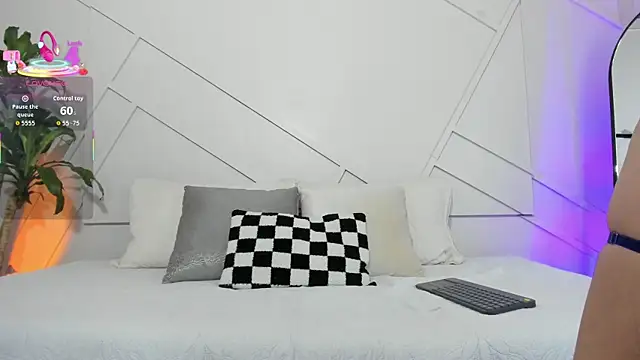 alanarouge online show from October 10, 2025, 11:42 am