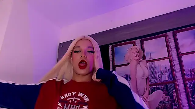 Snapshot of SashaNova chatting on November 22, 2025, 5:06 am SashaNova online show from November 22, 2025, 5:06 am