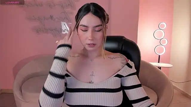 Snapshot of MaddisonCollins chatting on December 21, 2025, 5:20 pm MaddisonCollins online show from December 21, 2025, 5:20 pm