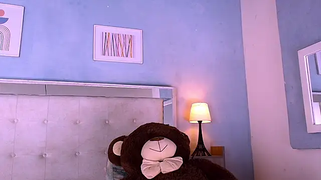 Snapshot of Emily_Castillo_1 chatting on December 21, 2025, 5:03 am Emily Castillo 1 online show from December 21, 2025, 5:03 am