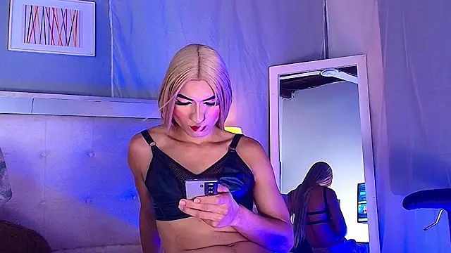 Snapshot of Emily_Castillo_1 chatting on February 7, 2026, 5:11 am Emily Castillo 1 online show from February 7, 2026, 5:11 am