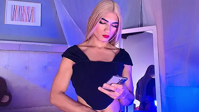 Snapshot of Emily_Castillo_1 chatting on February 9, 2026, 5:33 am Emily Castillo 1 online show from February 9, 2026, 5:33 am