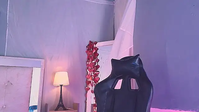 Snapshot of Emily_Castillo_1 chatting on March 2, 2026, 7:15 am Emily Castillo 1 online show from March 2, 2026, 7:15 am