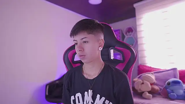 tommy blue online show from March 11, 2025, 12:50 pm