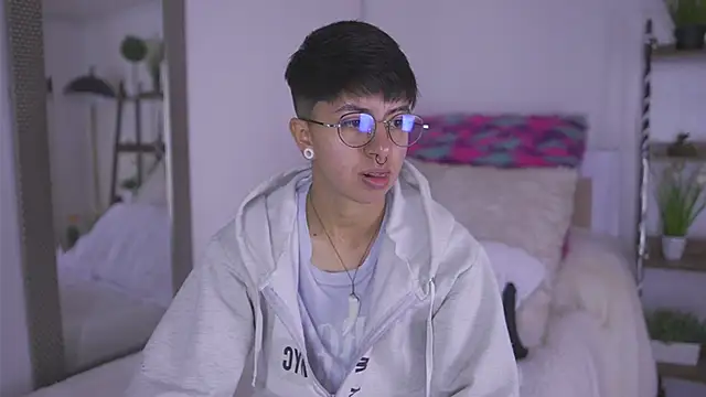 tommy blue online show from October 9, 2025, 12:47 pm