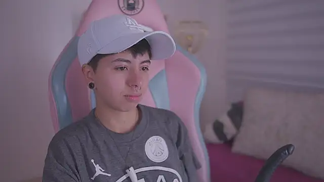 tommy blue online show from November 19, 2025, 12:38 pm