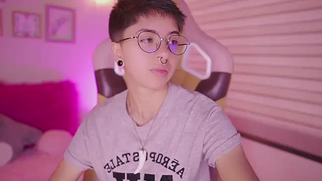 tommy blue online show from April 6, 2026, 12:39 pm