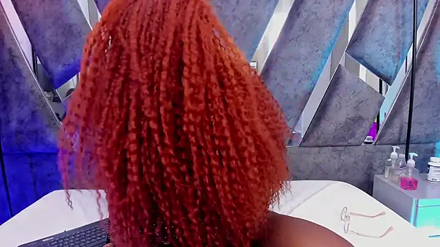 Snapshot of CandyMartinez_ chatting on March 5, 2026, 7:43 pm CandyMartinez online show from March 5, 2026, 7:43 pm