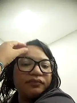 Snapshot of viviksmel chatting on December 22, 2025, 1:30 pm viviksmel online show from December 22, 2025, 1:30 pm