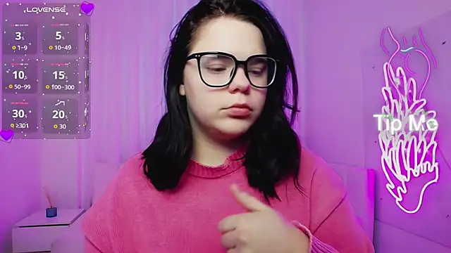 Eliss Shyyo online show from November 25, 2025, 1:44 pm