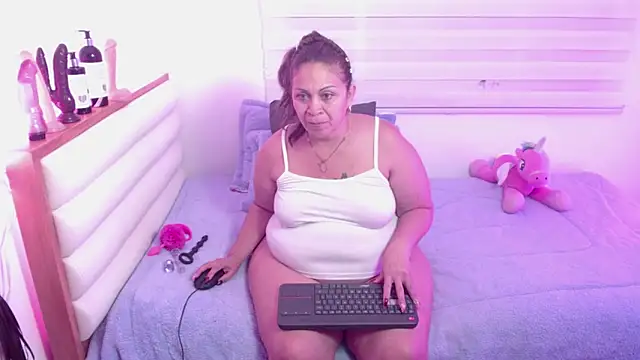scarlettbooty online show from April 28, 2026, 10:09 am