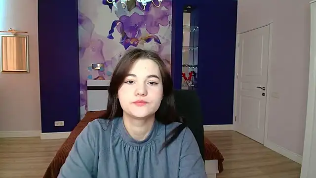 Snapshot of ElinaMils chatting on March 4, 2025, 12:33 pm ElinaMils online show from March 4, 2025, 12:33 pm