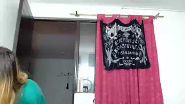 KratosAfroditacs online show from October 24, 2025, 5:53 pm