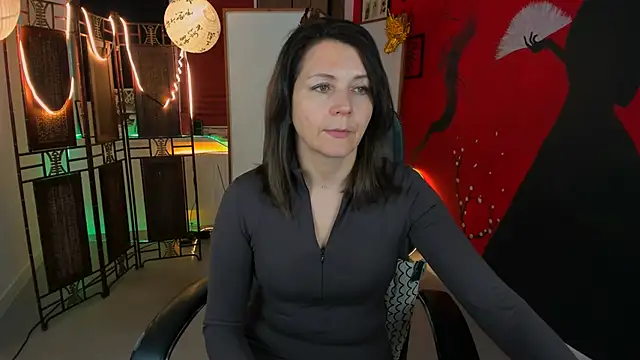 NicoleHitman online show from March 17, 2025, 5:12 am