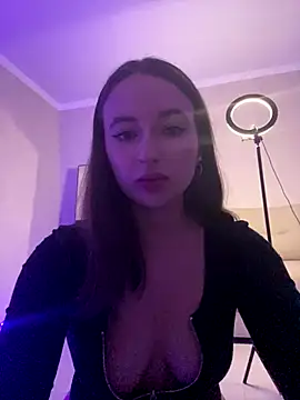 Snapshot of AlisaQSky chatting on October 12, 2025, 5:45 pm AlisaQSky online show from October 12, 2025, 5:45 pm