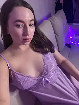 Snapshot of AlisaQSky chatting on October 24, 2025, 8:27 pm AlisaQSky online show from October 24, 2025, 8:27 pm