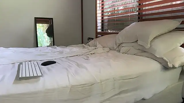 Snapshot of pleasuresponge chatting on December 22, 2025, 2:30 am pleasuresponge online show from December 22, 2025, 2:30 am