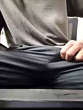 Snapshot of RightFielder chatting on February 17, 2026, 3:40 pm RightFielder online show from February 17, 2026, 3:40 pm