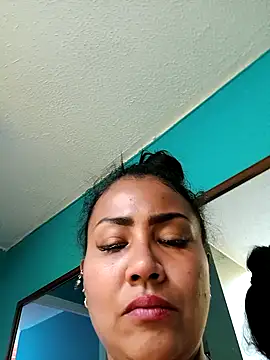 Ariana Rodriguez online show from November 16, 2025, 4:34 pm