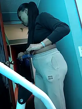 Ariana Rodriguez online show from December 15, 2025, 1:26 pm