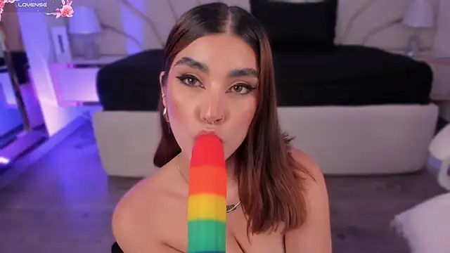 Violeta-Marquez online show from March 13, 2025, 3:06 pm