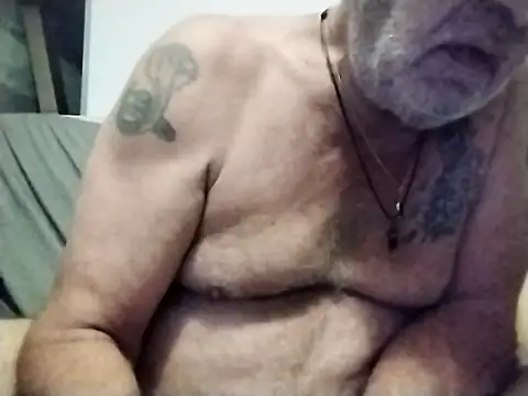 Snapshot of coolbrady17 chatting on March 18, 2025, 11:31 pm coolbrady17 online show from March 18, 2025, 11:31 pm