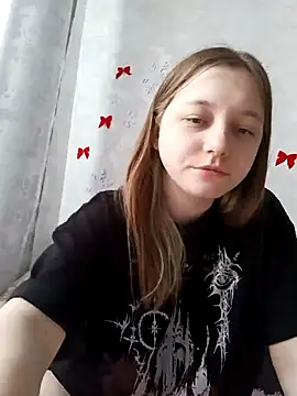 Snapshot of Bonechka chatting on December 17, 2025, 7:47 am Bonechka online show from December 17, 2025, 7:47 am