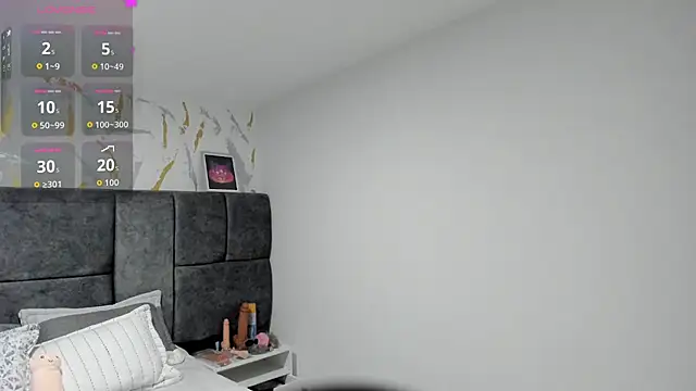 Cristal Velle online show from November 23, 2025, 12:27 pm