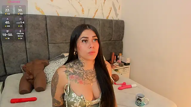 Snapshot of Cristal_Velle chatting on March 21, 2026, 1:05 pm Cristal Velle online show from March 21, 2026, 1:05 pm
