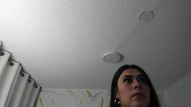Snapshot of Cristal_Velle chatting on March 24, 2026, 12:54 pm Cristal Velle online show from March 24, 2026, 12:54 pm