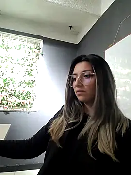 Snapshot of Isabella_Varella chatting on March 4, 2025, 4:52 pm Isabella Varella online show from March 4, 2025, 4:52 pm
