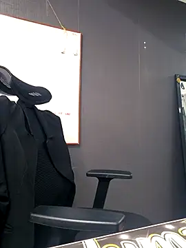 Isabella Varella online show from October 16, 2025, 1:06 am