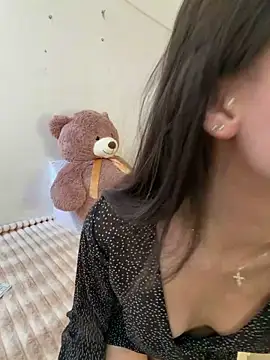 Snapshot of ZaraLuuv chatting on February 17, 2026, 6:03 pm ZaraLuuv online show from February 17, 2026, 6:03 pm