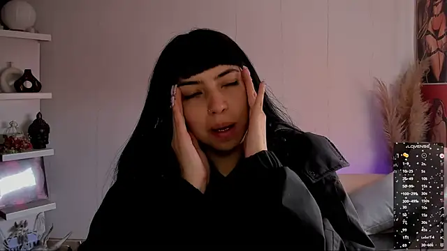 Saraa Desiree online show from September 17, 2025, 1:02 pm