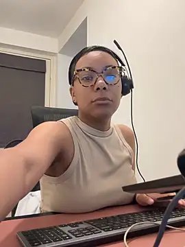 Melia Rayne online show from March 24, 2026, 10:20 am