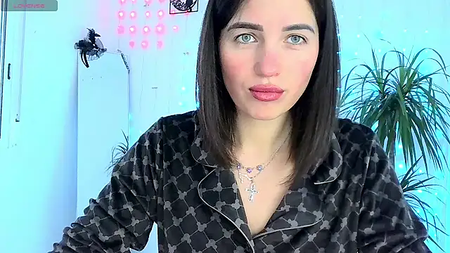 Snapshot of neferutt chatting on November 20, 2025, 10:59 am neferutt online show from November 20, 2025, 10:59 am