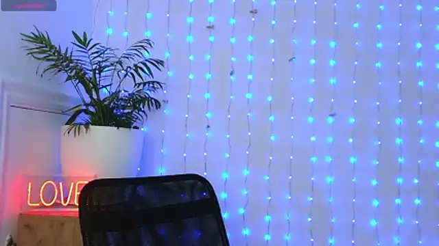 Snapshot of neferutt chatting on January 7, 2026, 11:56 am neferutt online show from January 7, 2026, 11:56 am