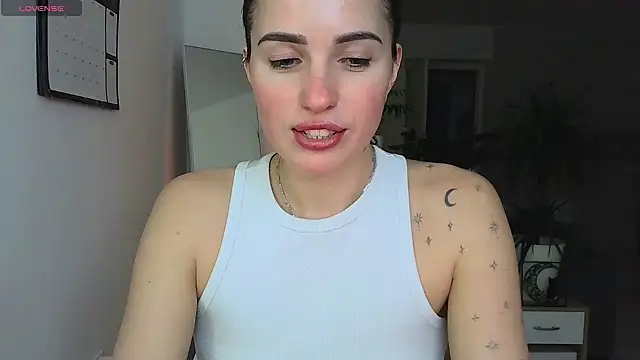 Snapshot of neferutt chatting on February 18, 2026, 6:04 pm neferutt online show from February 18, 2026, 6:04 pm