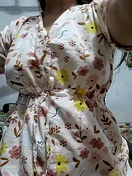 sexy-trisha1 online show from May 15, 2026, 7:10 pm