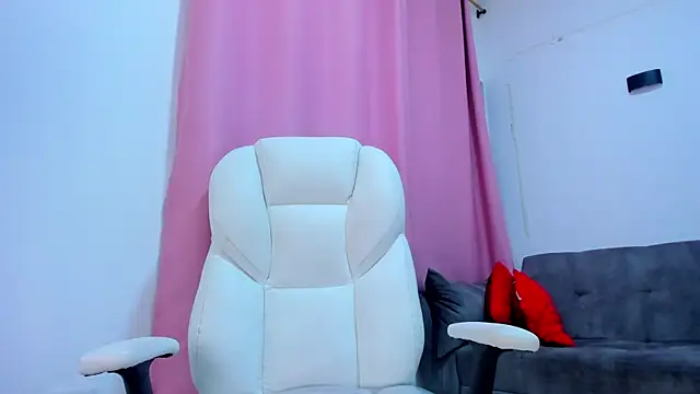 gaaby foxx online show from November 6, 2025, 2:18 pm